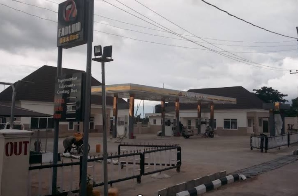 Fablum gas filling station.jpeg